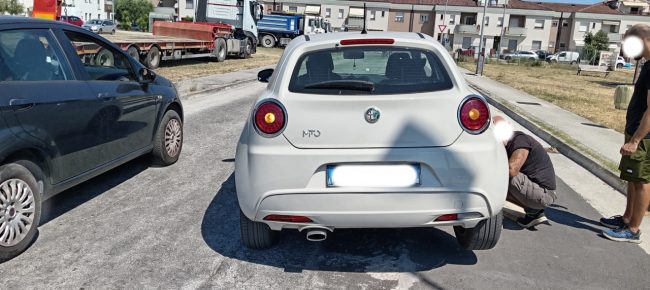 auto-su-pista-ciclabile-1-650x290