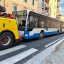 Autobus in panne lungo le mura (Foto)