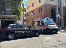 Investita mentre spinge il passeggino:  51enne in ospedale