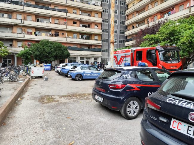 carabinieri-polizia-vigili-del-fuoco-hotel-house