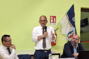 Il commissario Castelli a Visso:  «Le Sae? Potremmo prenderne la gestione.  Classi salve fino al 2028-2029»