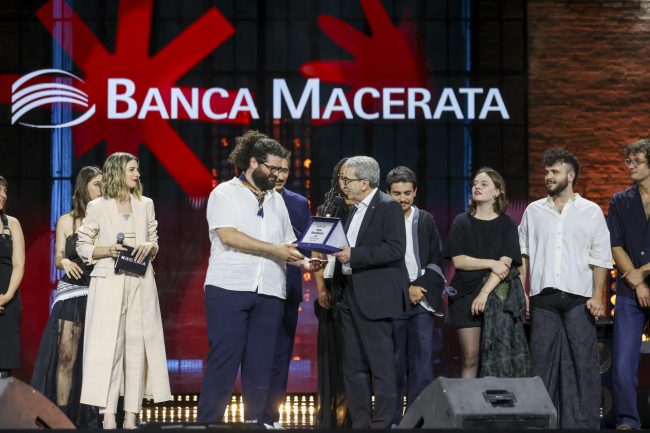 claudio-covato-musicultura-vincitore3-650x433