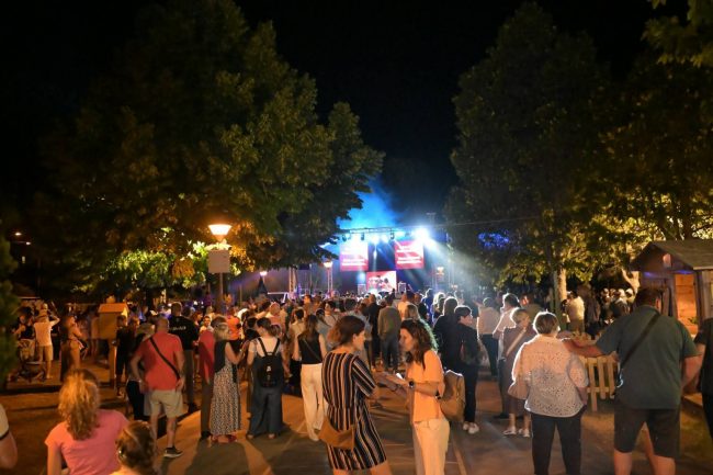 estate-sambuco-notte-pop-montecassiano2-650x433