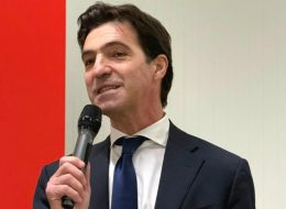 Via kebab e negozi etnici dai centri storici:  la giunta Acquaroli dà il via libera