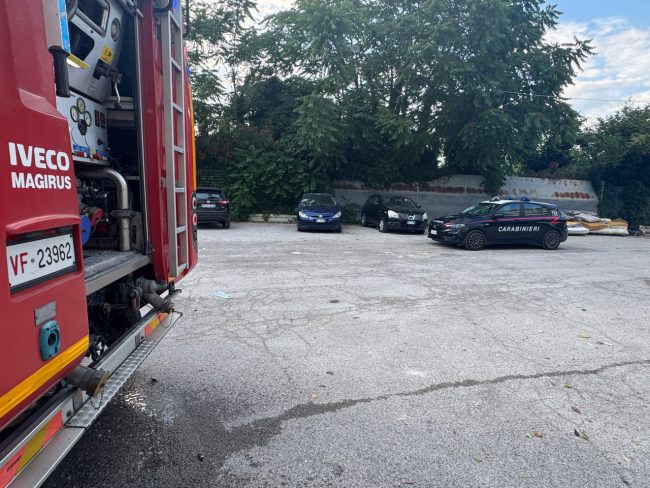 incendio green leaves carabinieri vigili del fuoco porto recanati (2)