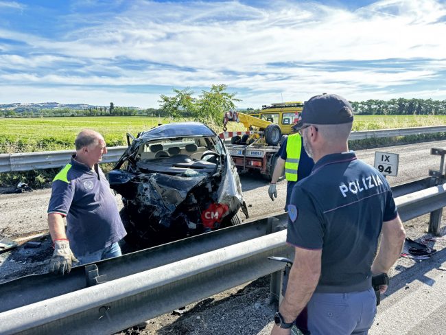 incidente mortale superstrada - nicolas calabrese christian perugini - polstrada morrovalle - FDM (29)