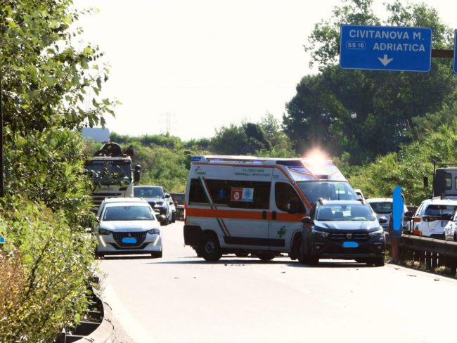 incidente-superstrada-civitanova-montecosaro-5-1-650x488