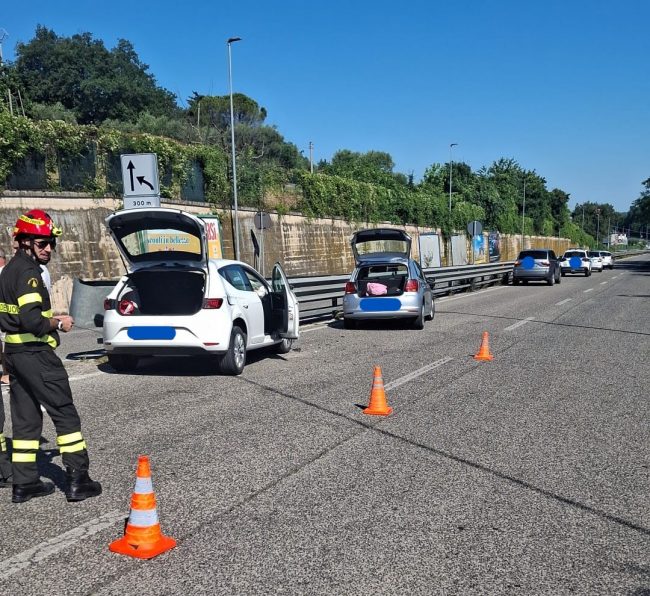 incidente-via-martiri-delle-foibe-macerata