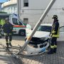 Sbanda e centra un lampione:  ferita una ragazza