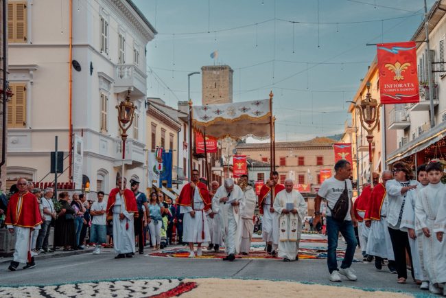 infiorata-corpus-domini-3-650x434