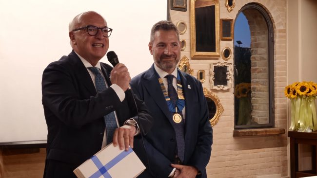 passaggio-di-consegne-rotary-macerata