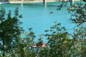 Trovato morto in acqua,  corpo rinvenuto grazie a un cane