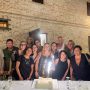La foto ricordo davanti alla scuola  e gli aneddoti tra i banchi:  festa per i 30 anni dal diploma