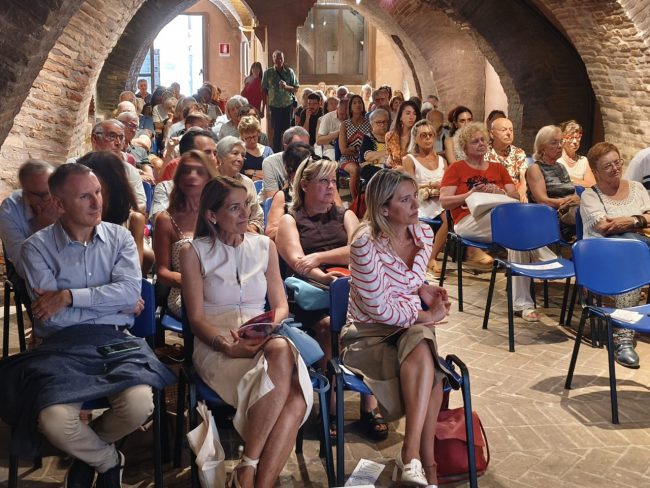 Ape-culturali-carminati-Fourny-5-650x488