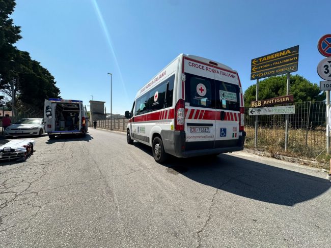 INCIDENTE-PORTO-POTENZA-CROCE-ROSSA-8-650x488
