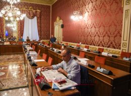 La maggioranza diserta, salta il Consiglio.  «Irrispettosi e inadeguati» (Video)