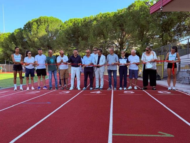 Taglio-del-nastro-nuova-pista-datletica