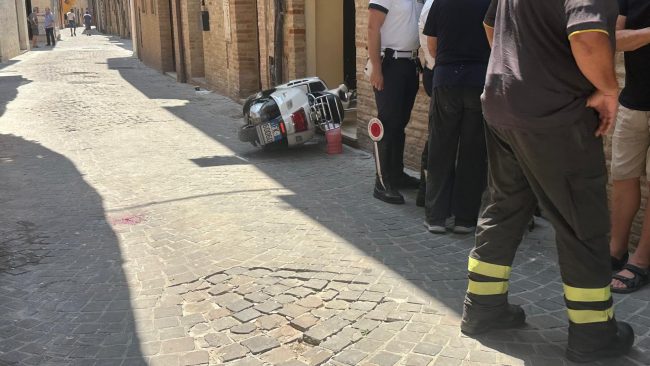 Vespa-urta-trabattello-3-650x366