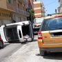 Auto si ribalta su un fianco:  donna portata in ospedale