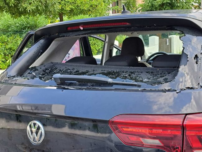 auto_porto_recanati_lunotto_rotto_2