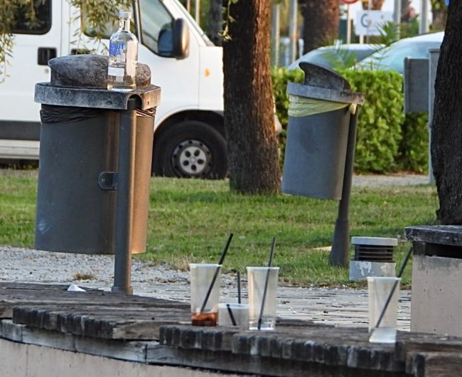 bottiglie vuote sporcizia civitanova (2)