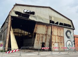 Porto nella morsa di vento e pioggia:  danni all’ex cantiere Anconetani,  rovesciati alcuni scafi