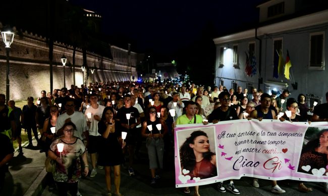 fiaccolata luigia fortunato omicidio loreto