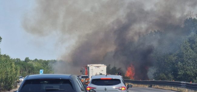 incendio superstrada morrovalle montecosaro (1)