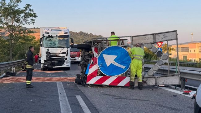 incidente-camion-superstrada-Tolentino