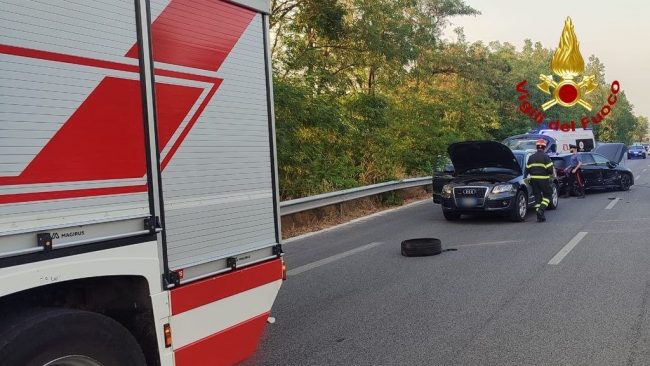 incidente-superstrada-77-tre-auto-650x366