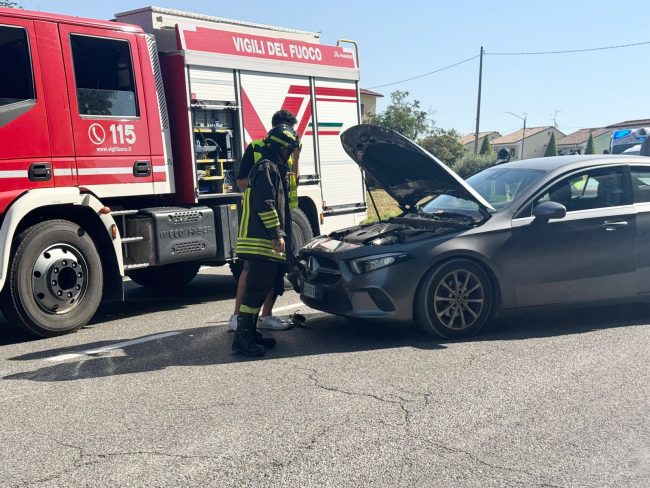 incidente vigili del fuoco ambulanza croce verde montecosaro (6)
