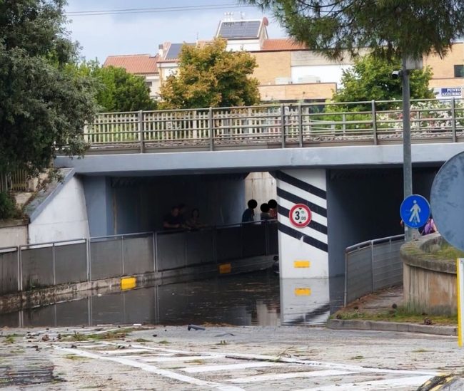 sottopassaggio allagato