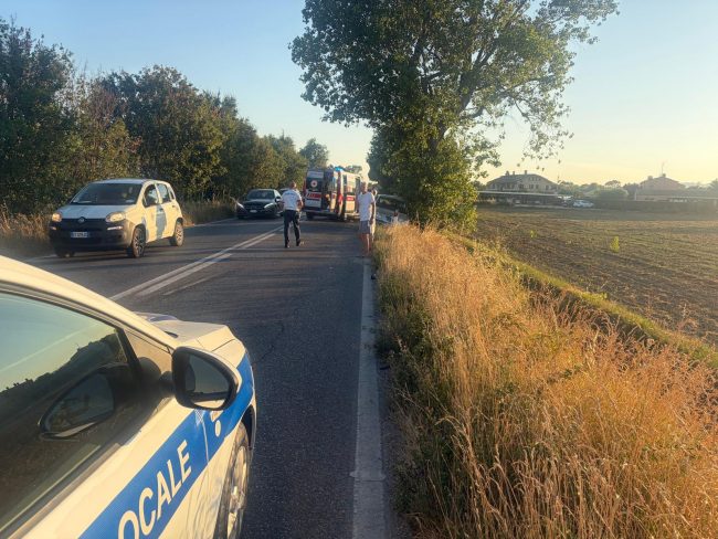 strada-regina-incidente-fuori-strada-audi-lancia1-650x488