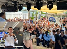 Sotto il sole a 30 gradi sognando il 30%  Vannacci infiamma i 700 dello Shada  «Noi come Afd in Germania»  (Foto-Video) 