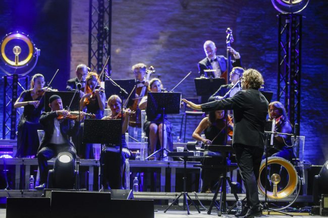 Edmondo-Savio-il-volo-sferisterio-live-4-650x433