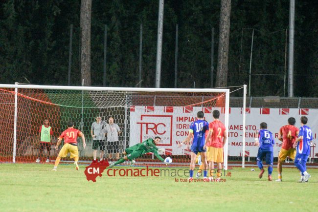 Rigore_1-1_Maceratese_Recanatese_2tempo_FF-5-650x434