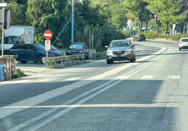 asfalto dissestato - via de amicis - civitanova (5)