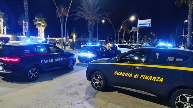 carabinieri-e-finanza-notte-archivio-civitanova-ferragosto