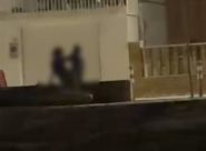 Scena “a luci rosse” sul lungomare:  «Sesso sul muretto, inaccettabile.  È una zona frequentata da famiglie»
