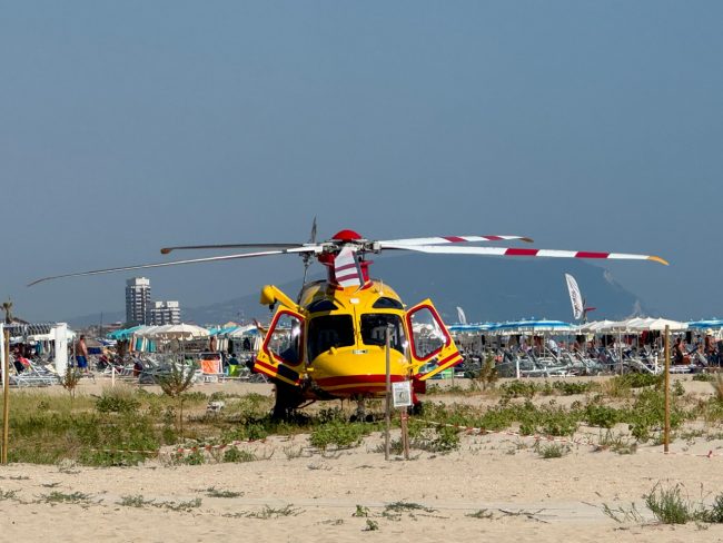 eliambulanza civitanova spiaggia 4