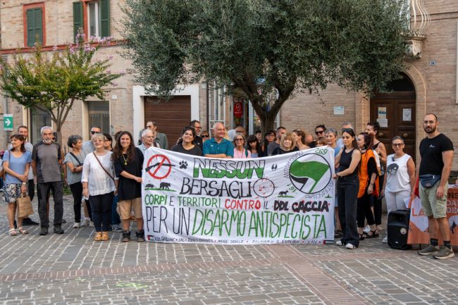 manifestazione-caccia-sit-in-macerata