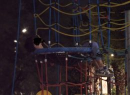 «Prima i cocktail col frigo portatile,  poi stravolti sul lungomare:  uno spettacolo che fa tristezza»