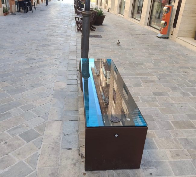 Panchina-via-della-Pace-
