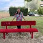 Una panchina rossa “all’uncinetto”  a Piediripa