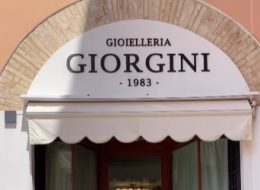 Gioielleria Giorgini, lo stop dopo il furto:  «Ci stavamo già pensando,  ma non doveva andare così»