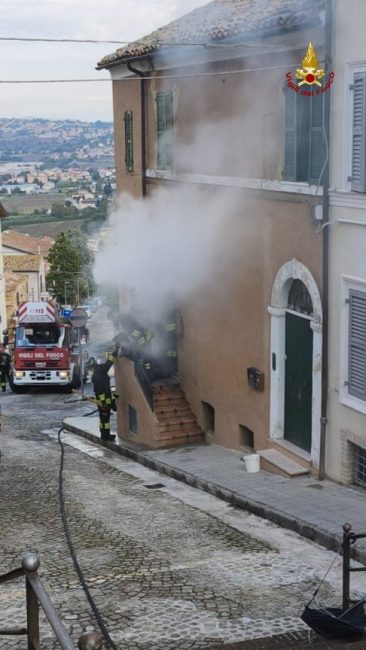 incendio-loreto-5-366x650-1