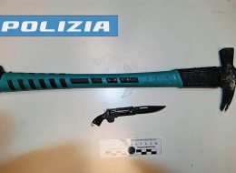 Sorpreso con coltello e martello  vicino alle scuole:  denunciato un 24enne