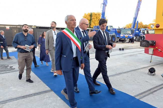 pepa-group-inaugurazione-nuova-sede-via-scossicci-porto-recanati-FDM-12-650x433
