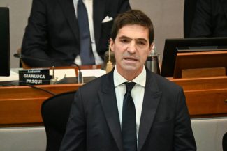 primo-consiglio-regionale-acquaroli13-325x217-1