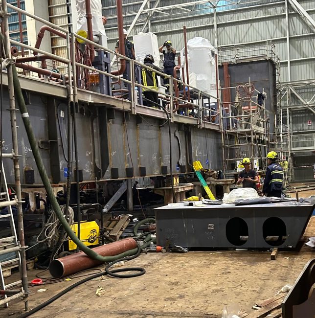 soccorsi-incidente-mortale-fincantieri-ancona-644x650-1